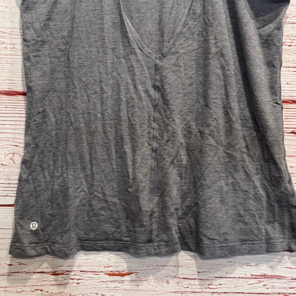 Lululemon Trapeze Twist Tank in Heathered Medium Grey Sz 8